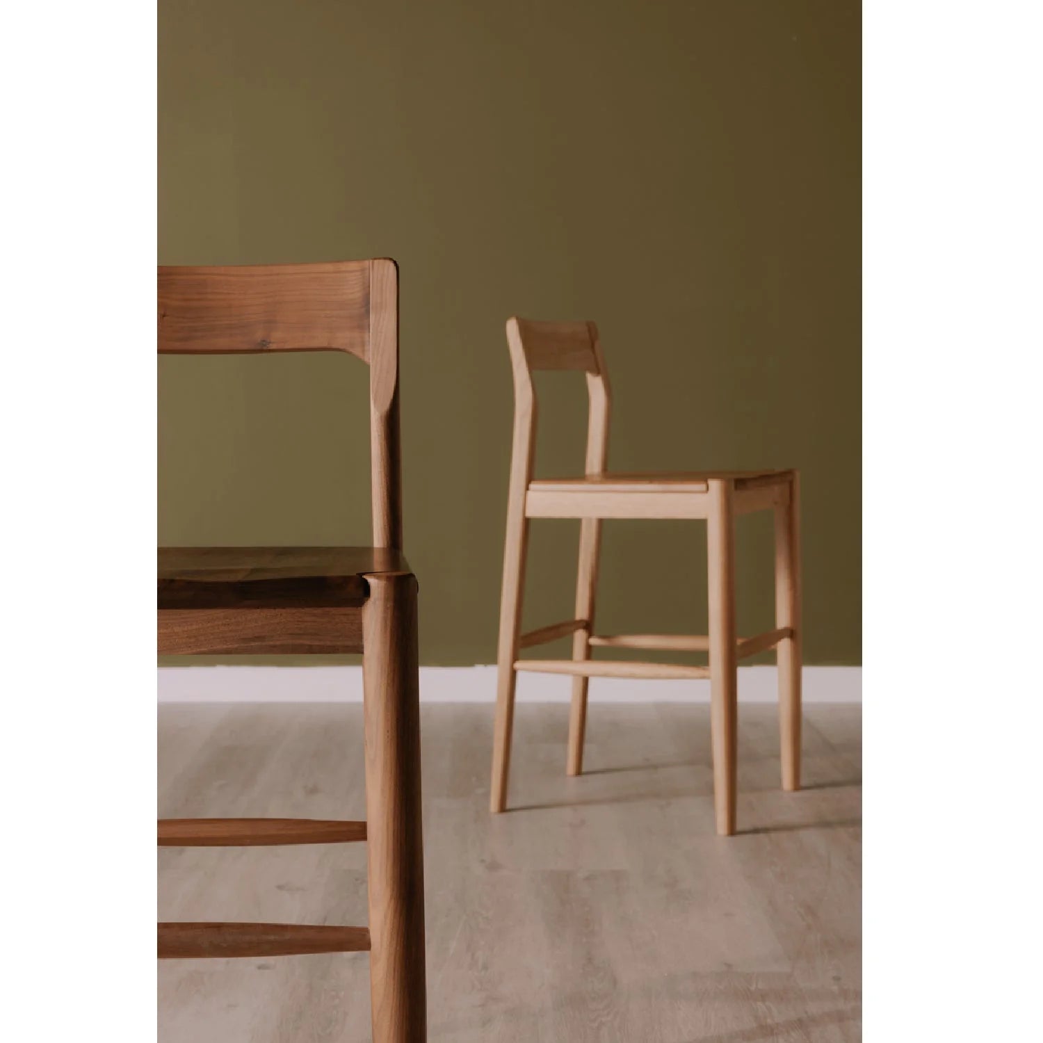 Luxury Modern Solid Wood Open Back Counter Stool European Style for Villa