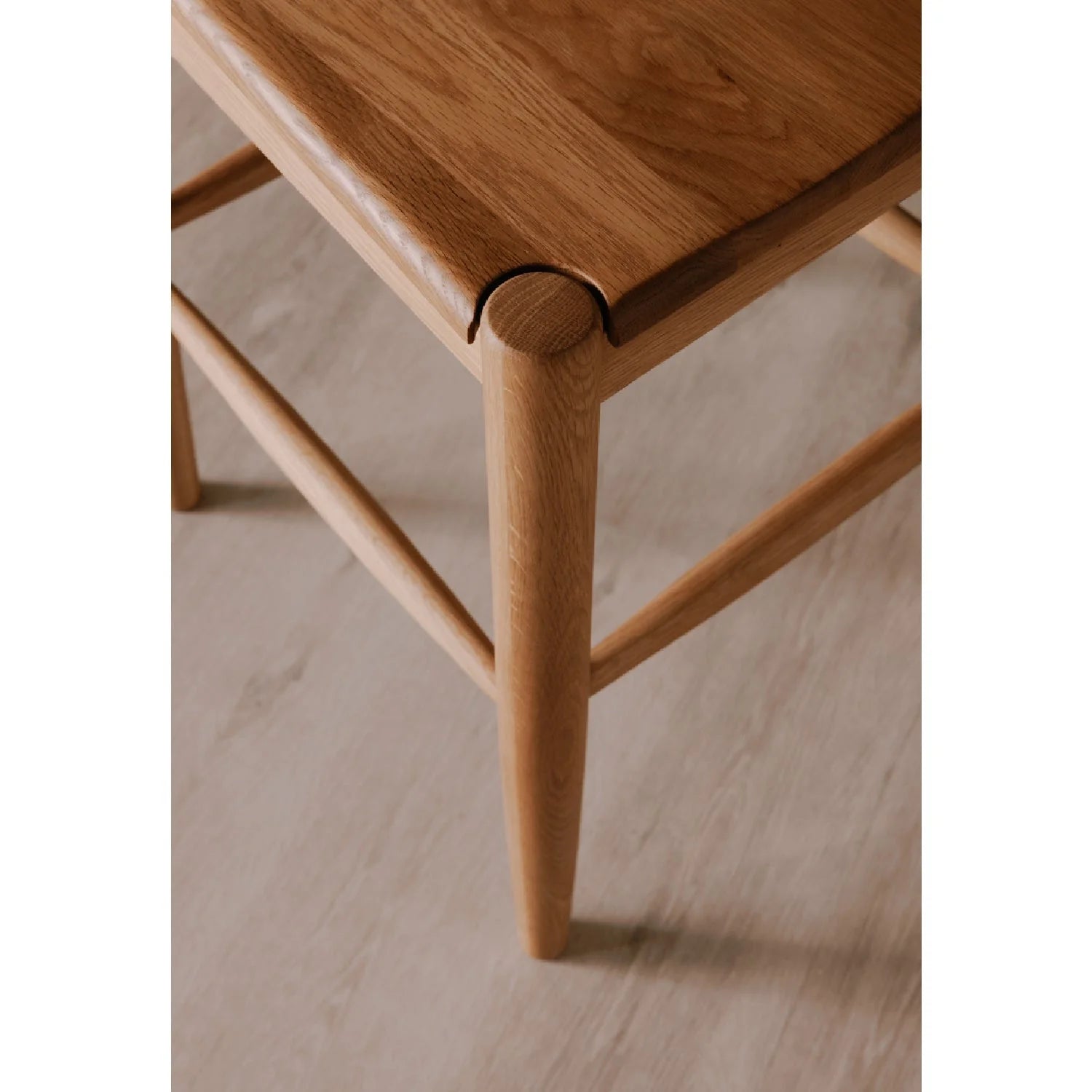 Luxury Modern Solid Wood Open Back Counter Stool European Style for Villa