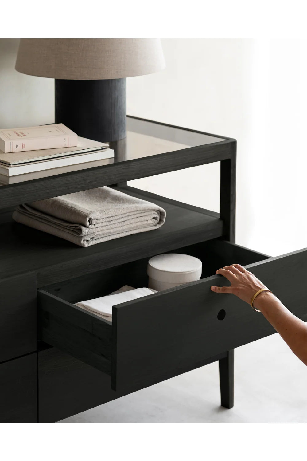 Luxury Modern Spindle 4-Drawer Dresser European Style for Villa