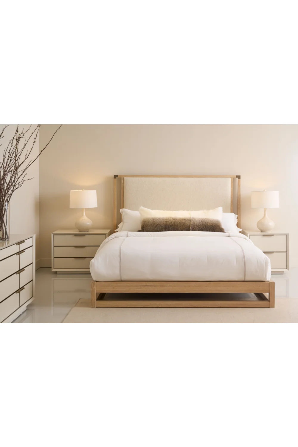Luxury Modern Sun-Drenched Oak Bed European Style for Villa