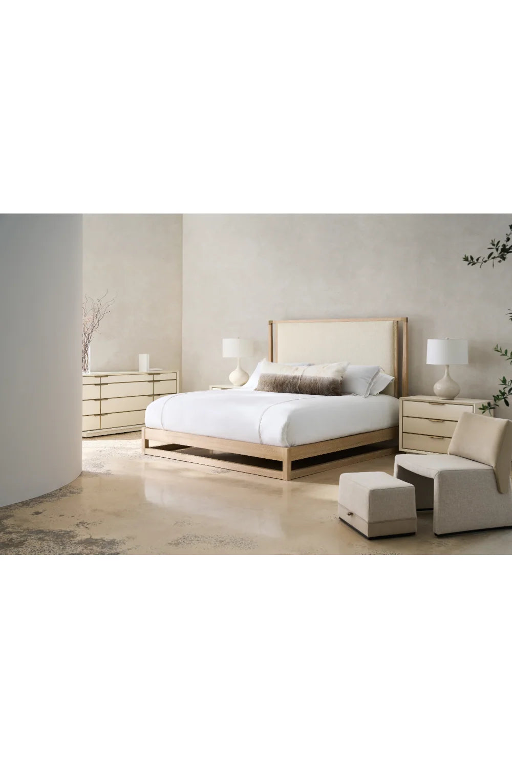 Luxury Modern Sun-Drenched Oak Bed European Style for Villa
