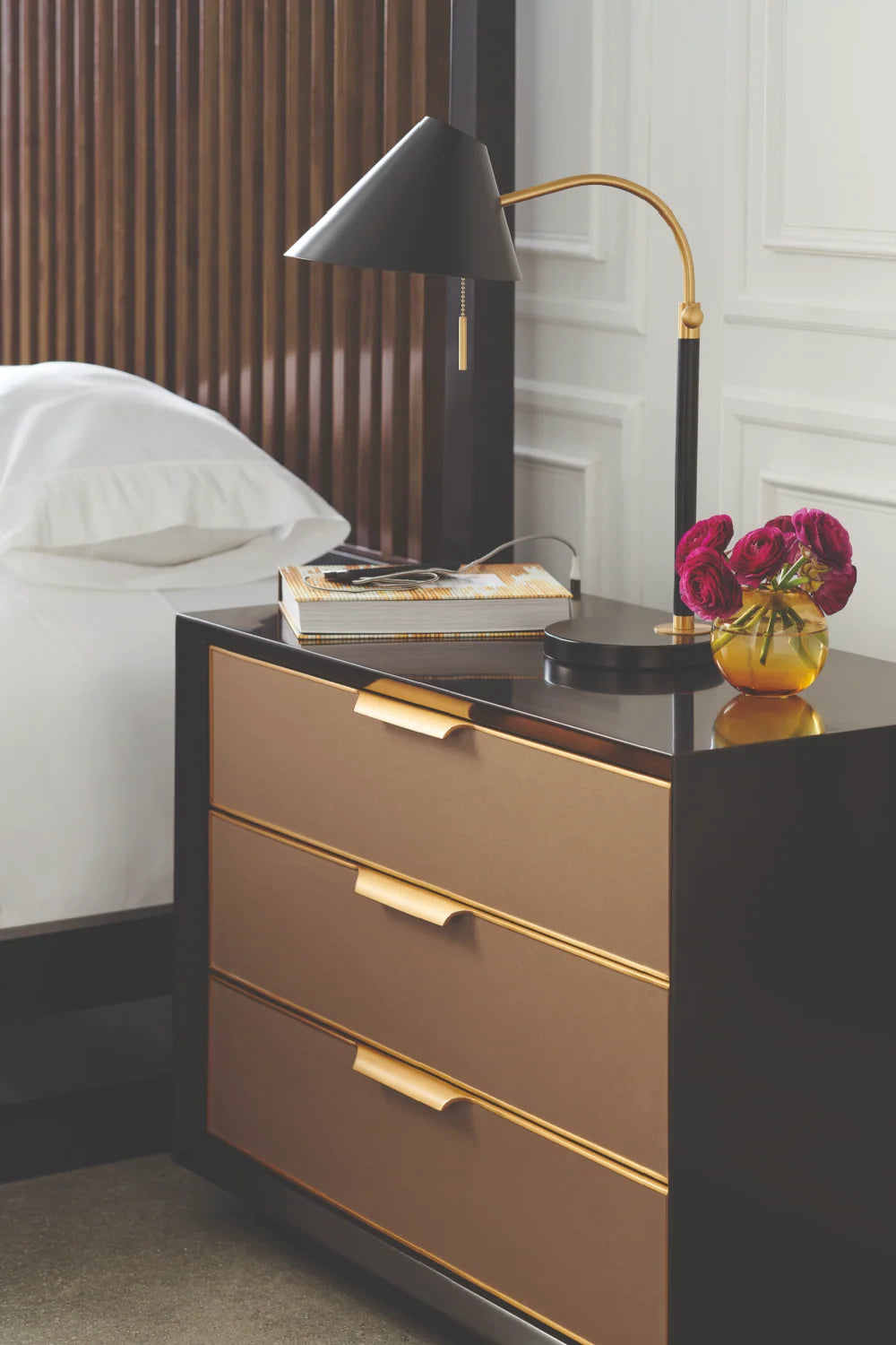 Luxury Modern Triple Wrap Nightstand European Style for Villa