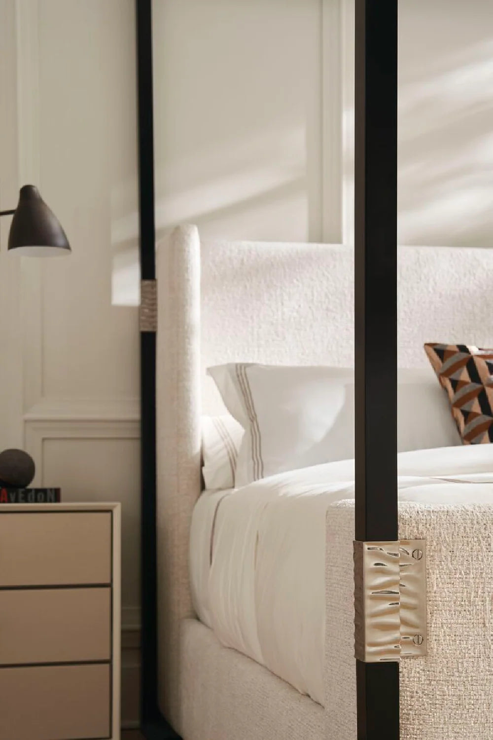 Luxury Modern Vinyl Nightstand European Style for Villa