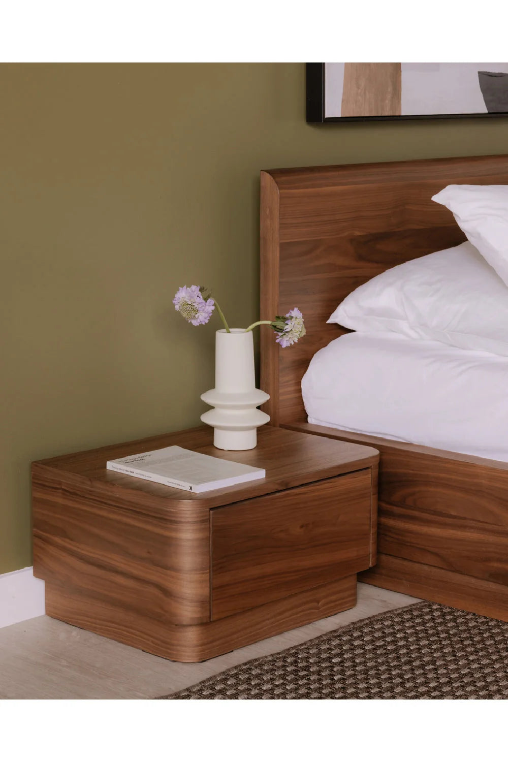 Luxury Modern Walnut Bed European Style for Villa
