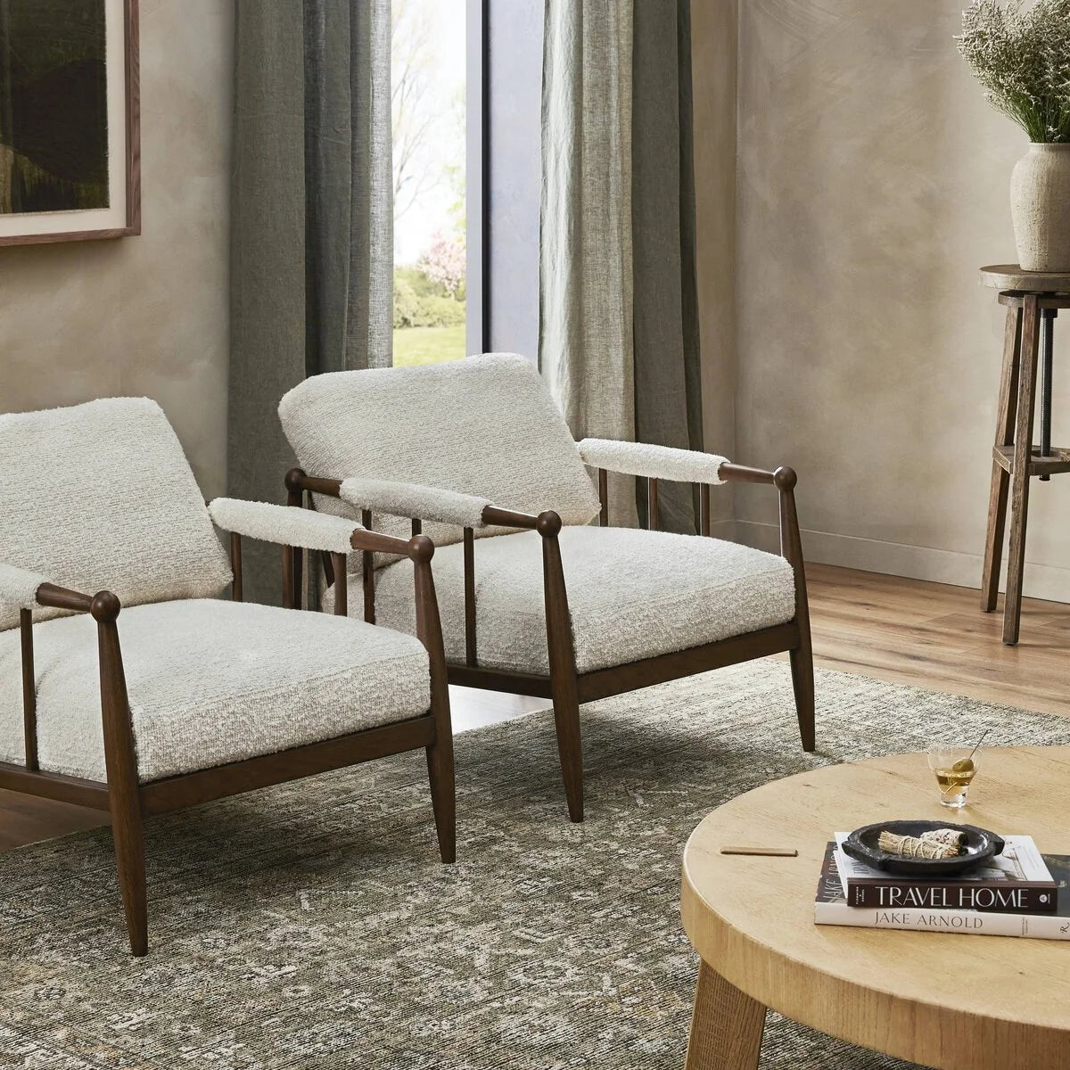 Luxury Modern Warren Accent Chair European Style for Villa