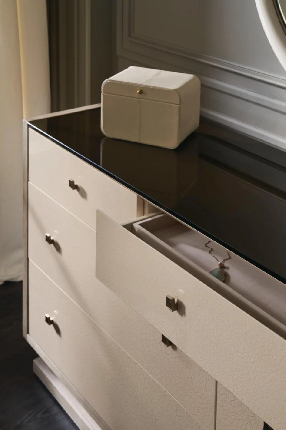 Luxury Modern White 7-Drawer Dresser European Style for Villa