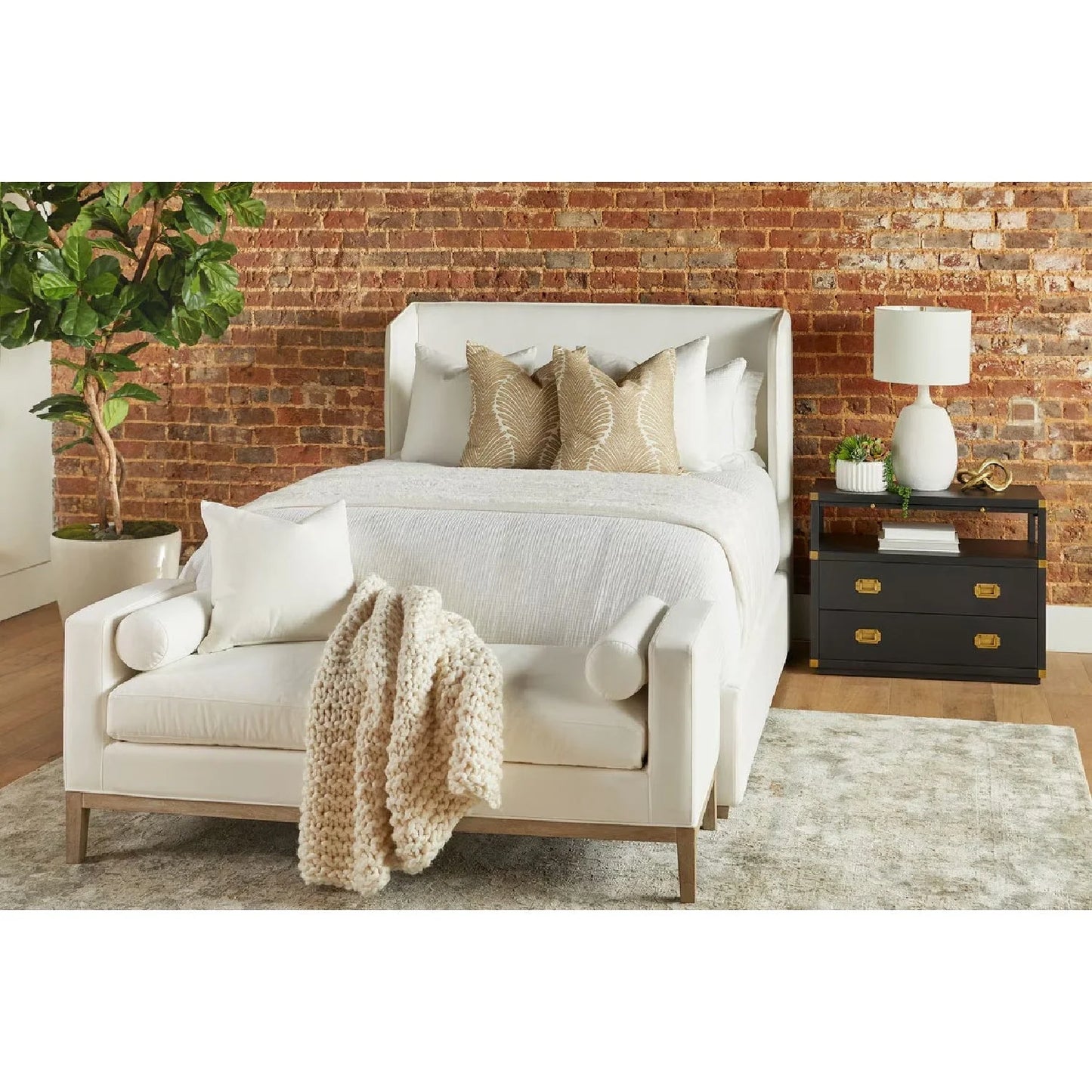 Luxury Modern White Wing Panelled King Bed European Style for Villa