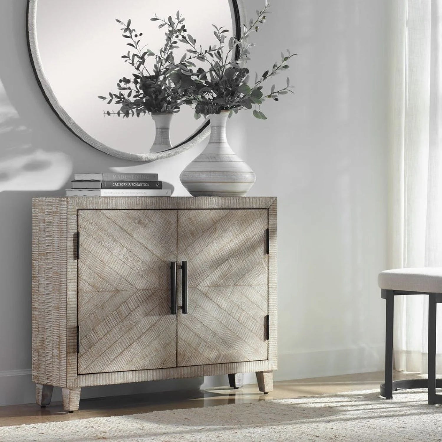 Luxury Modern Whitewashed Fir Wood 2-Door Cabinet European Style for Villa