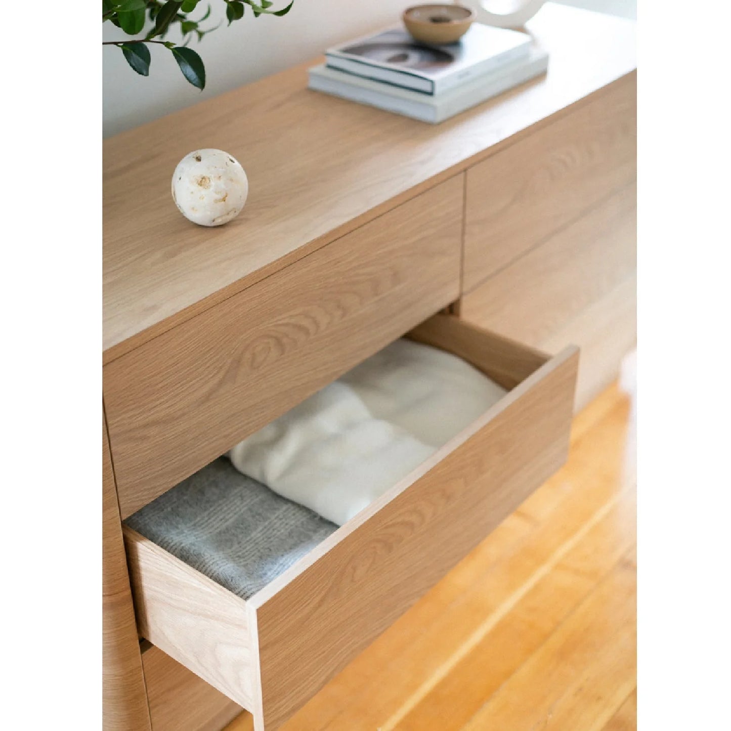 Luxury Modern Wooden 6-Drawer Dresser European Style for Villa