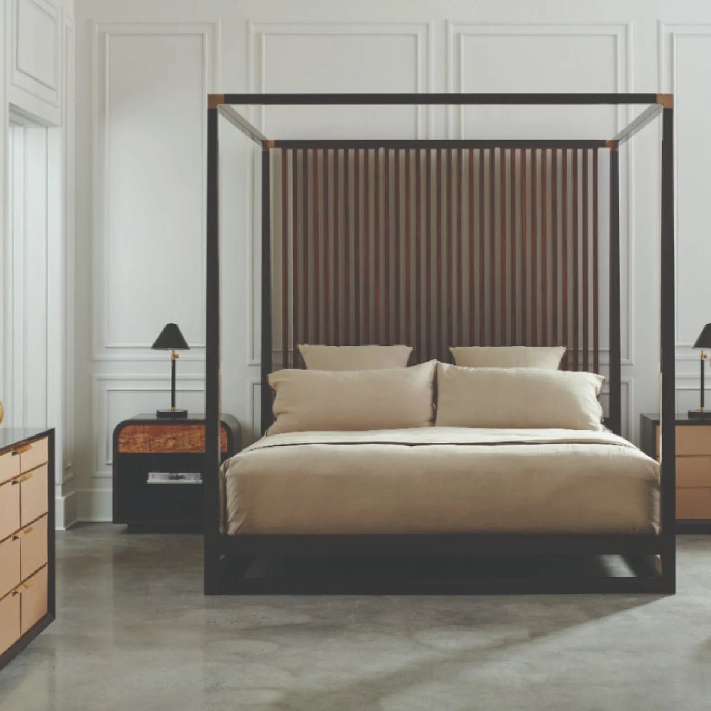 Luxury Modern Wooden Canopy Bed European Style for Villa