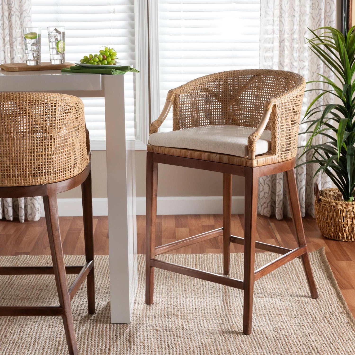 Luxury Modern Woven Rattan Bar Stools European Style for Villa
