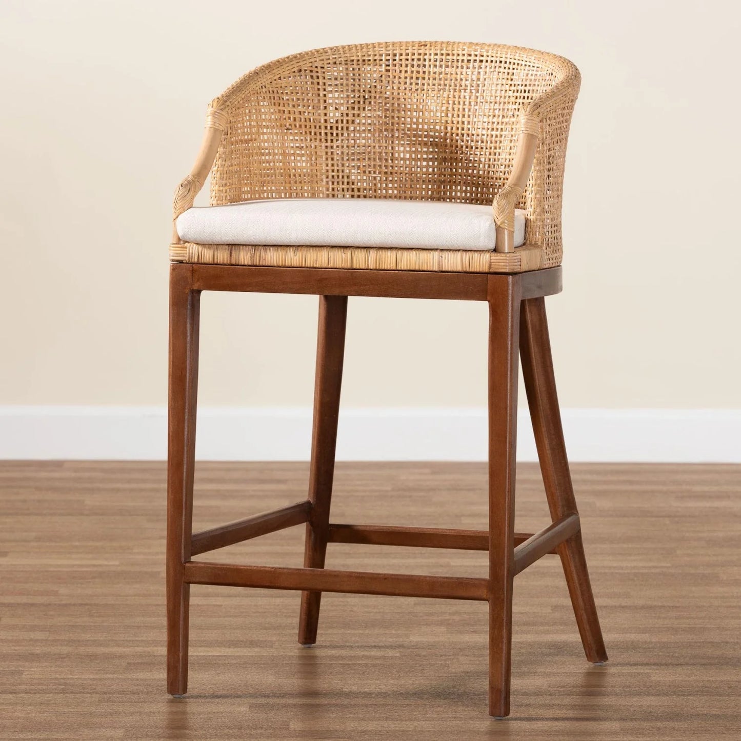 Luxury Modern Woven Rattan Bar Stools European Style for Villa