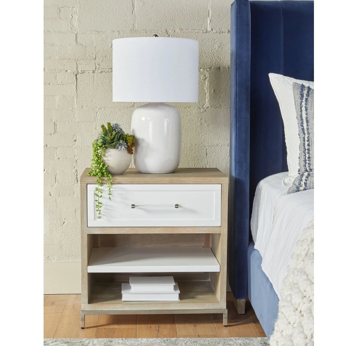 Luxury Modern Wrenn Nightstand European Style for Villa