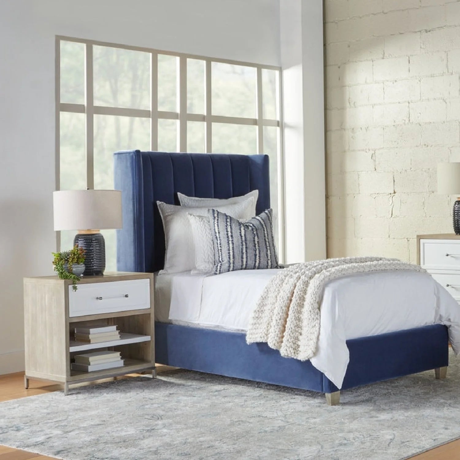 Luxury Modern Wrenn Nightstand European Style for Villa