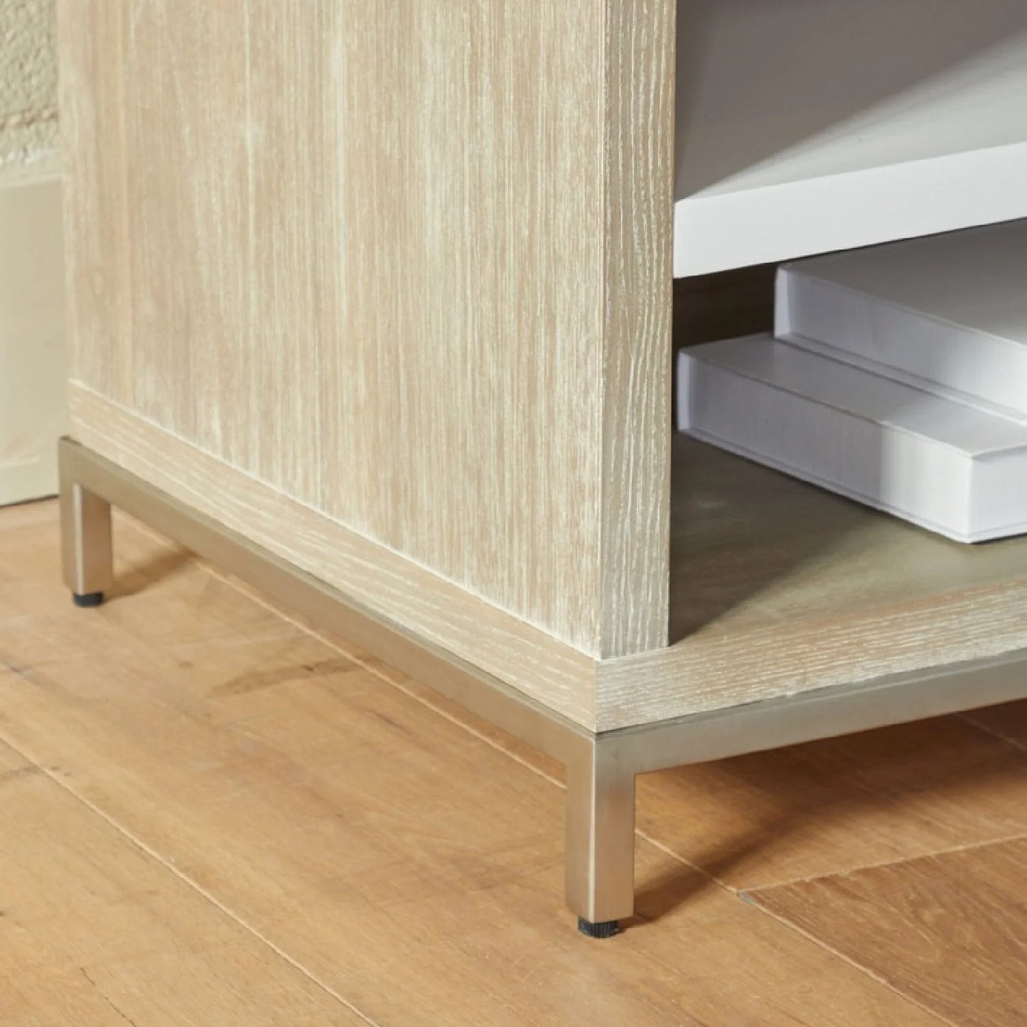 Luxury Modern Wrenn Nightstand European Style for Villa