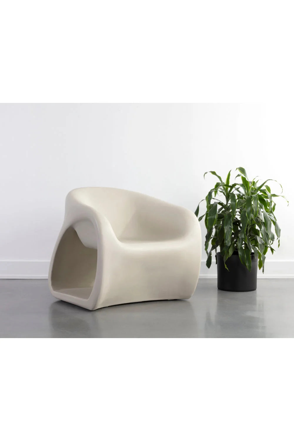 Luxury Molded Concrete Lounge Chair European Style for Villa