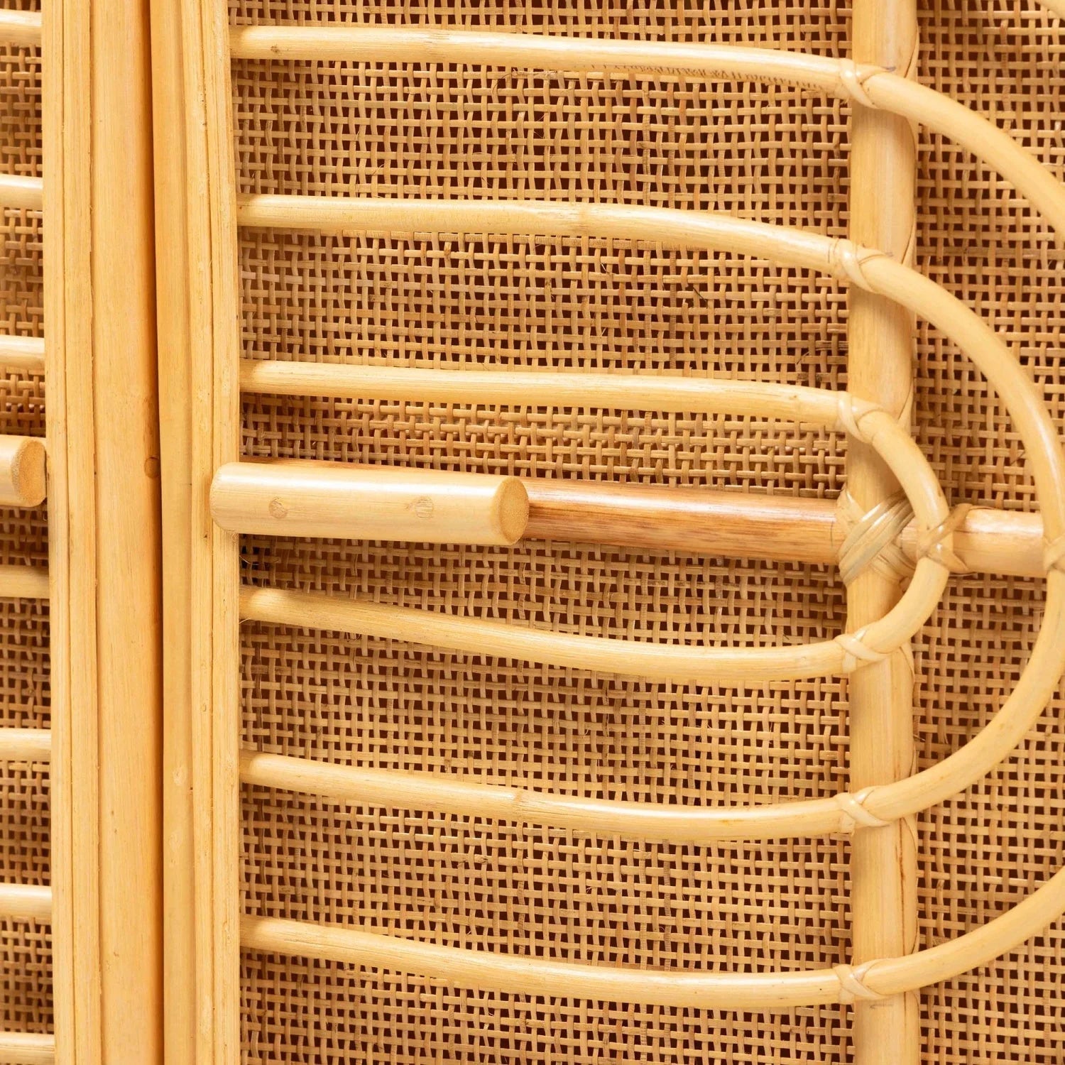 Luxury Natural Rattan 2-Door Sideboard European Style for Villa