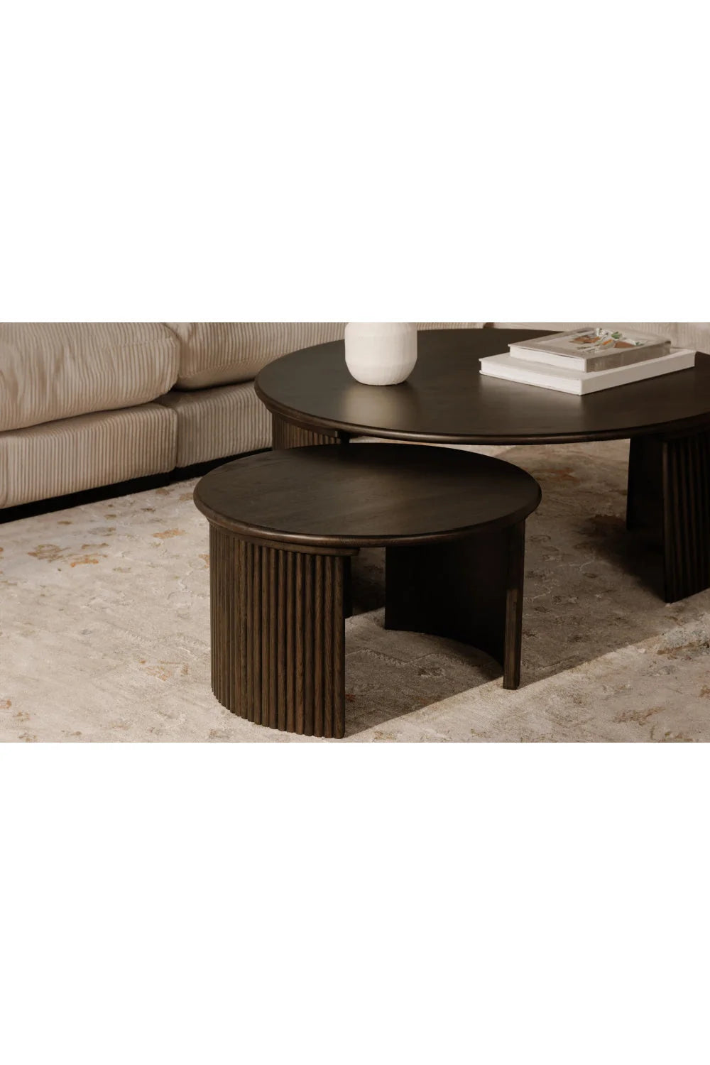 Luxury Oak Fluted Round Coffee Table Modern Italian Style for Villa