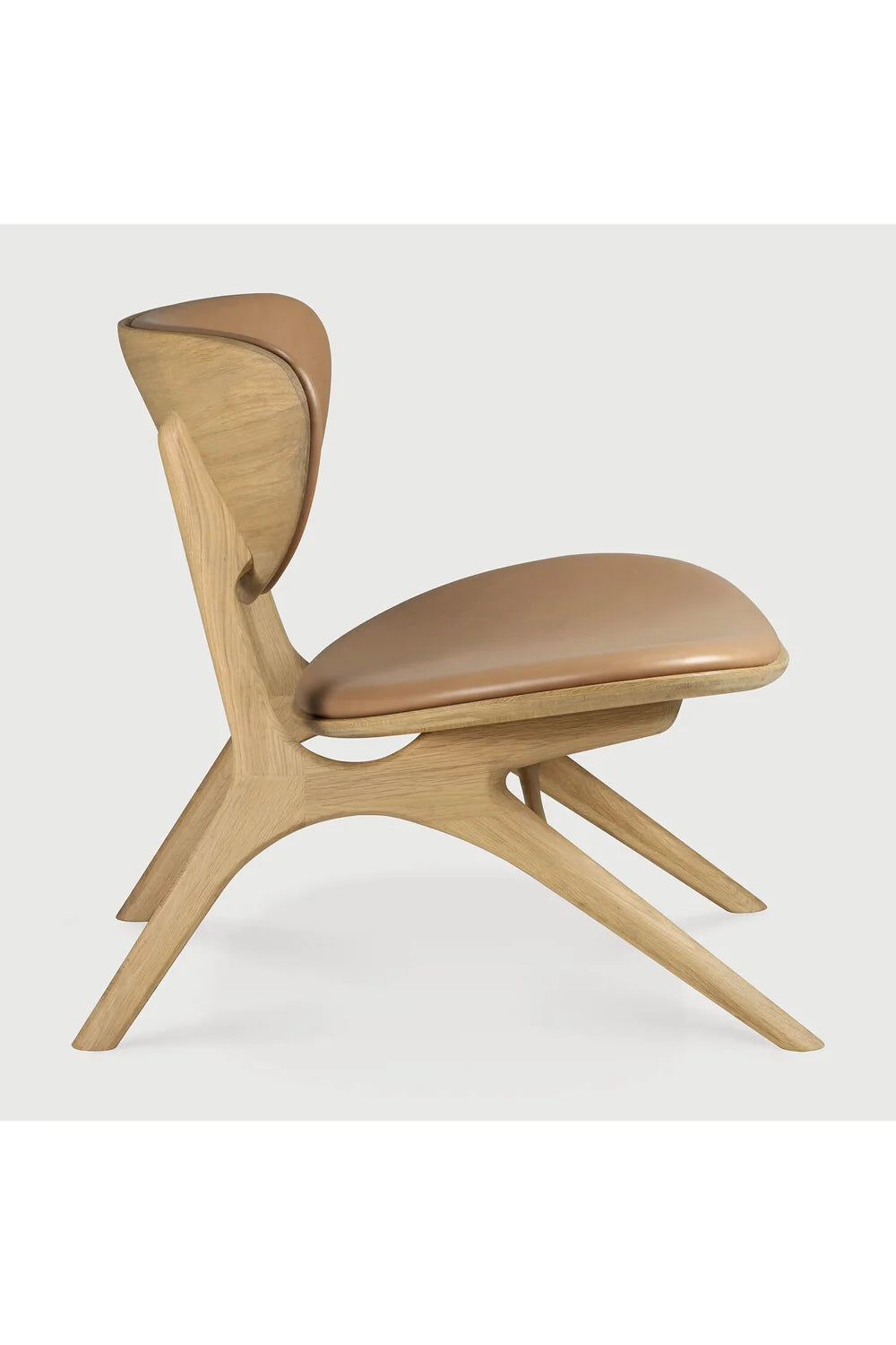 Luxury Oak Framed Leather Lounge Chair European Style for Villa