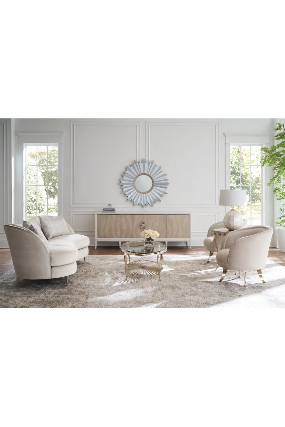 Luxury Patterned Cream 4-Door Sideboard European Style for Villa