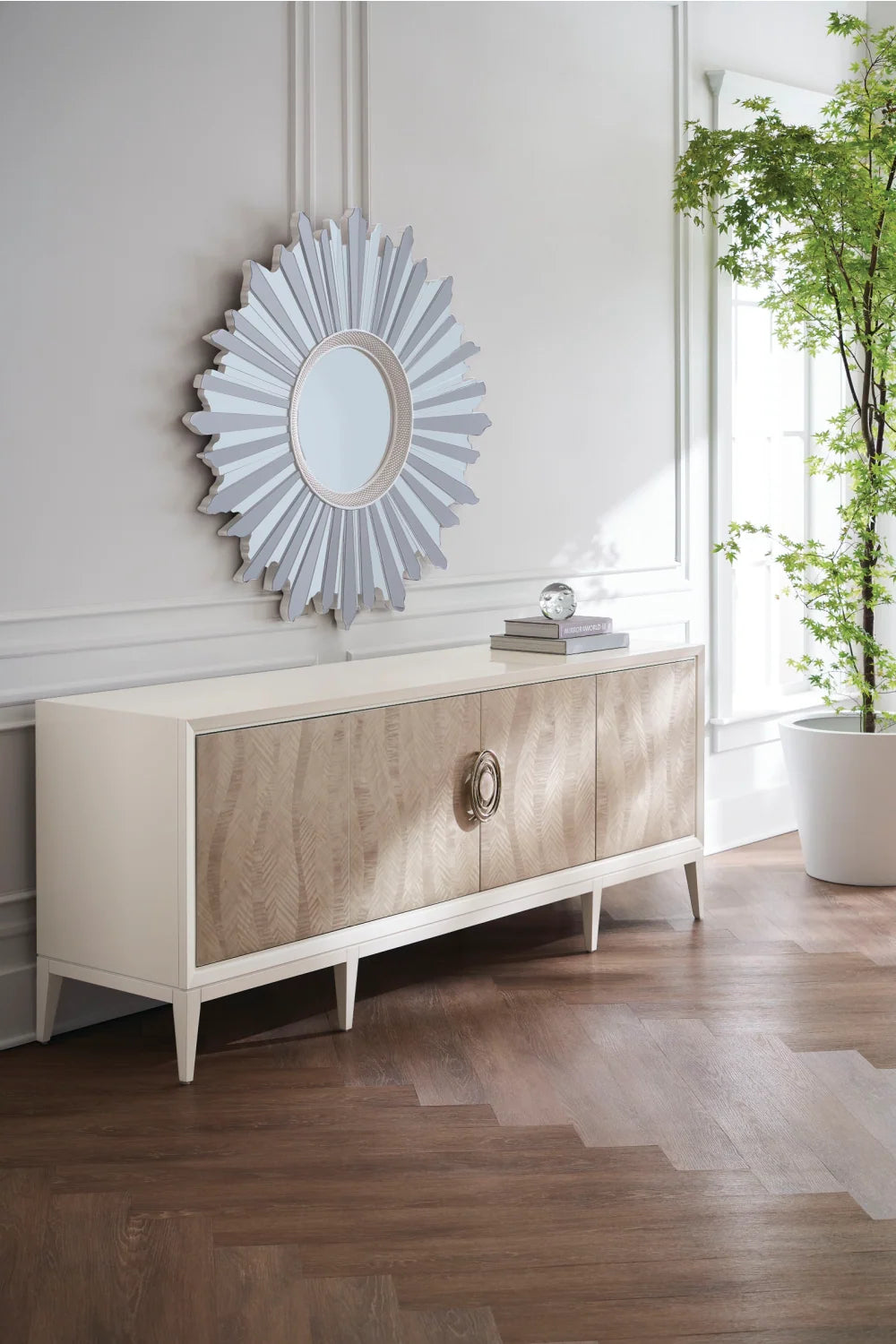 Luxury Patterned Cream 4-Door Sideboard European Style for Villa