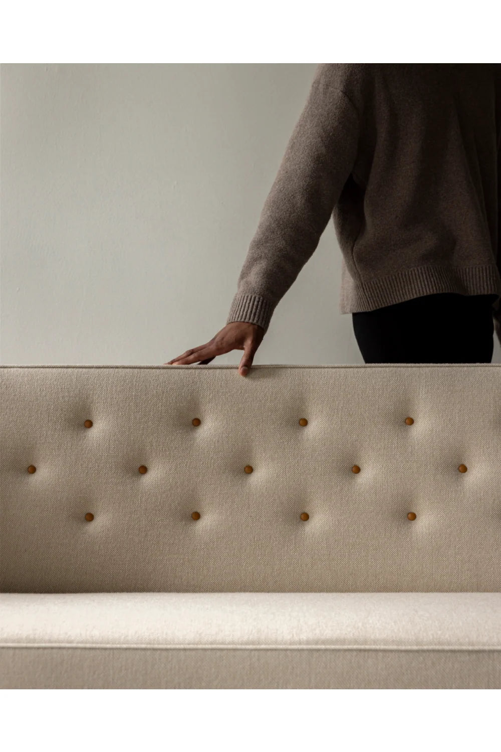Luxury Radiohus Tufted Fabric Sofa Modern Italian Style for Villa
