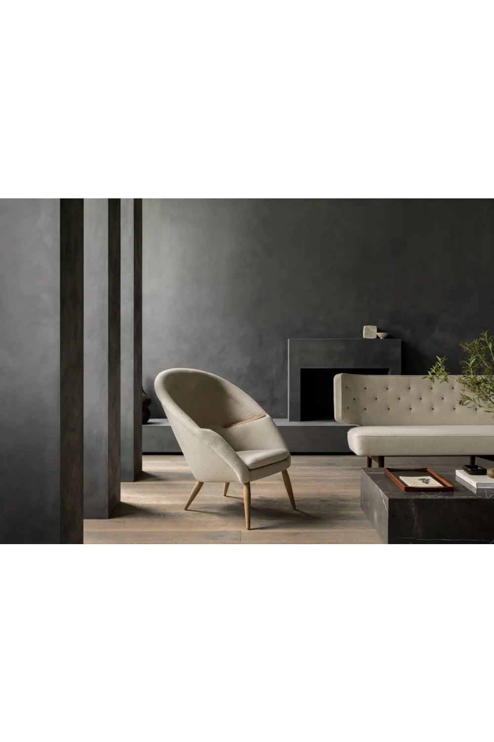 Luxury Radiohus Tufted Fabric Sofa Modern Italian Style for Villa