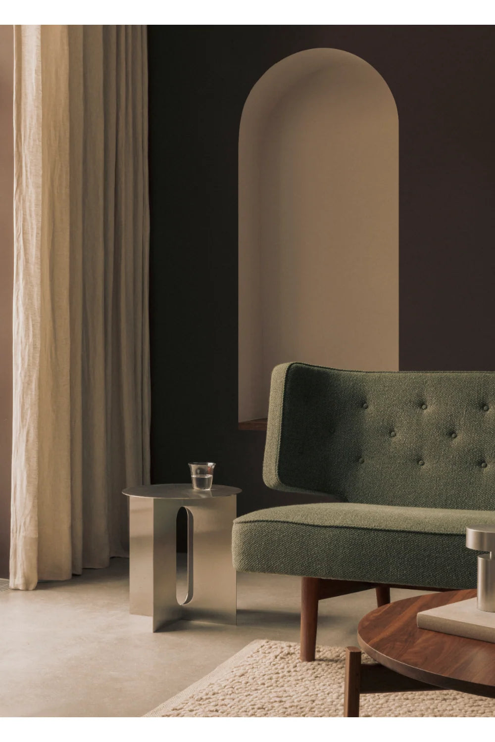 Luxury Radiohus Tufted Fabric Sofa Modern Italian Style for Villa