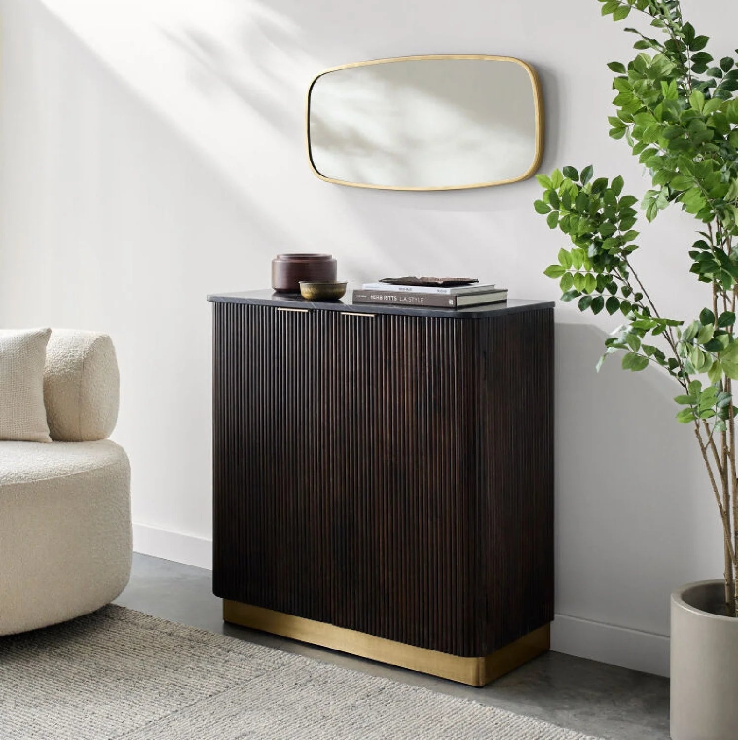 Luxury Reeded Wood Cabinet Modern Italian Style for Villa