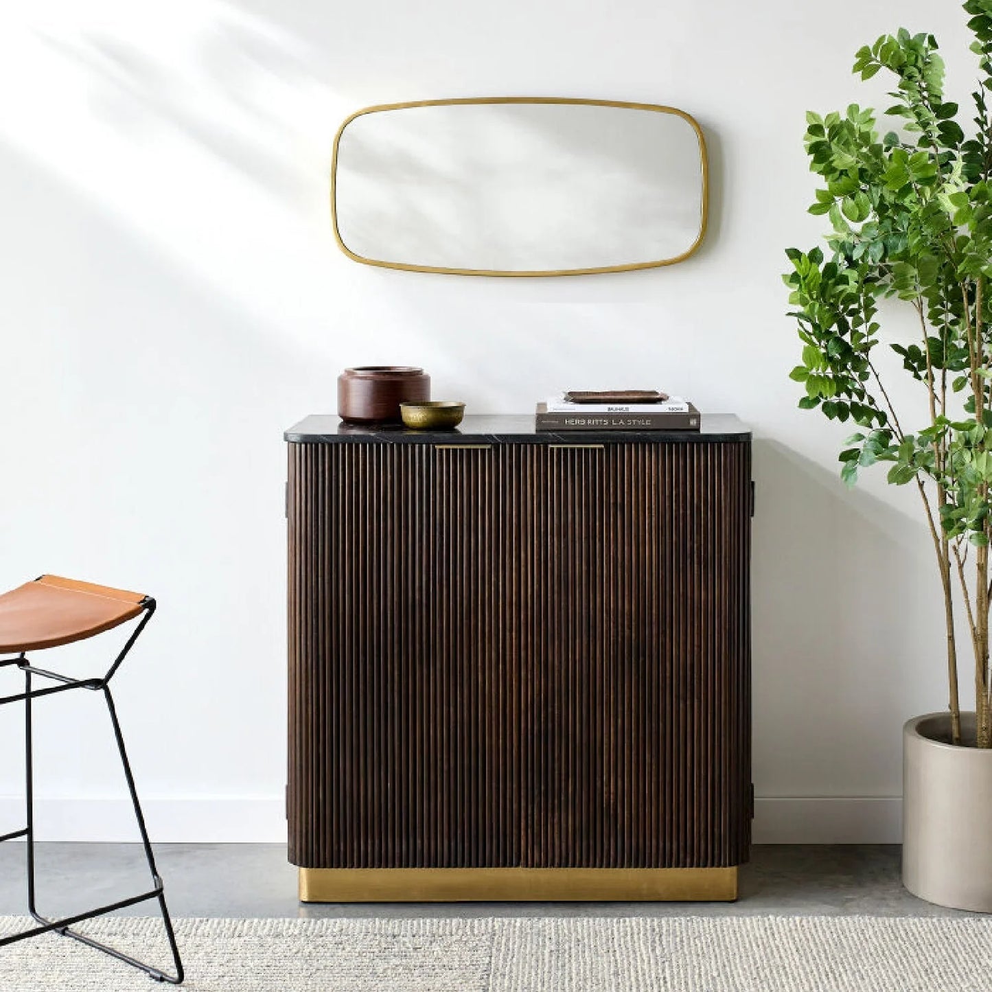 Luxury Reeded Wood Cabinet Modern Italian Style for Villa