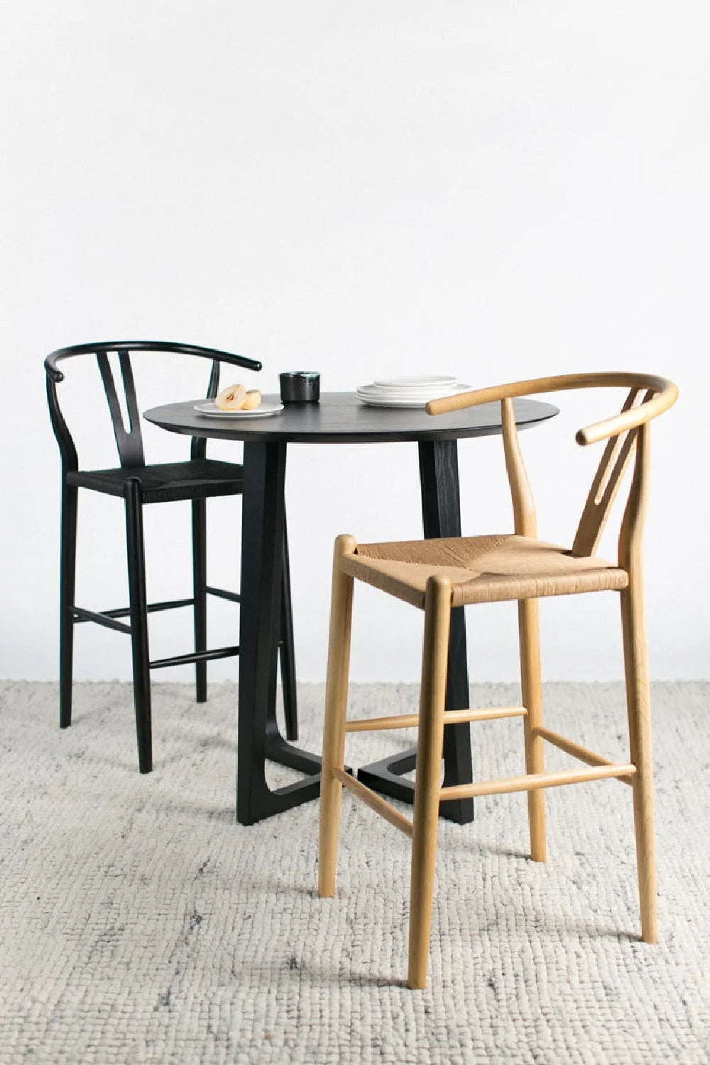 Luxury Round Black Ash Counter Table Modern Italian Style for Villa