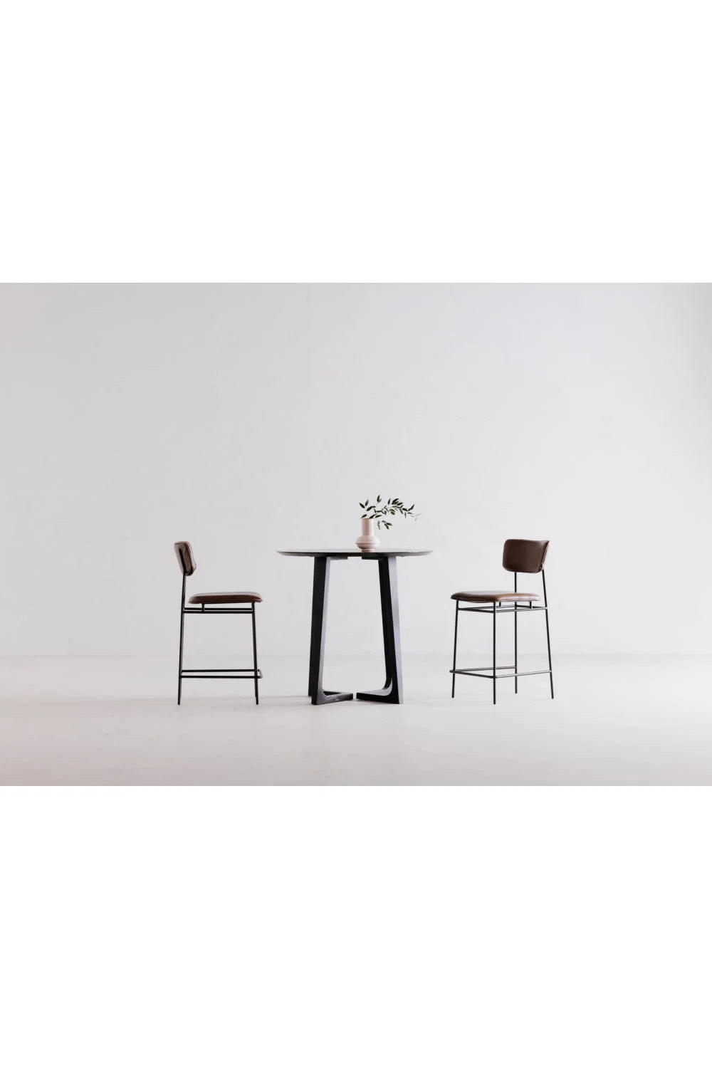 Luxury Round Black Ash Counter Table Modern Italian Style for Villa