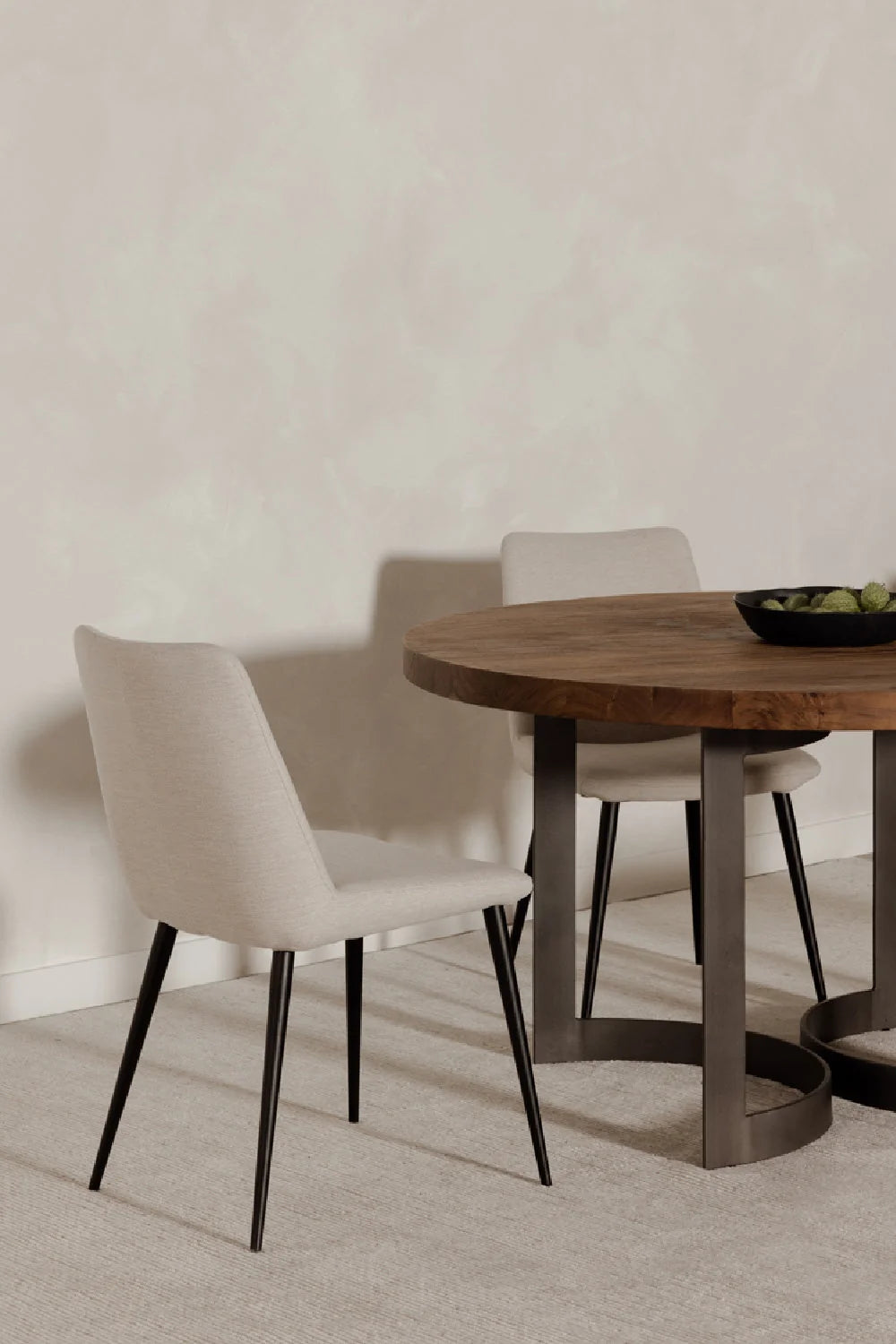 Luxury Round Brown Acacia Dining Table Modern Italian Style for Villa