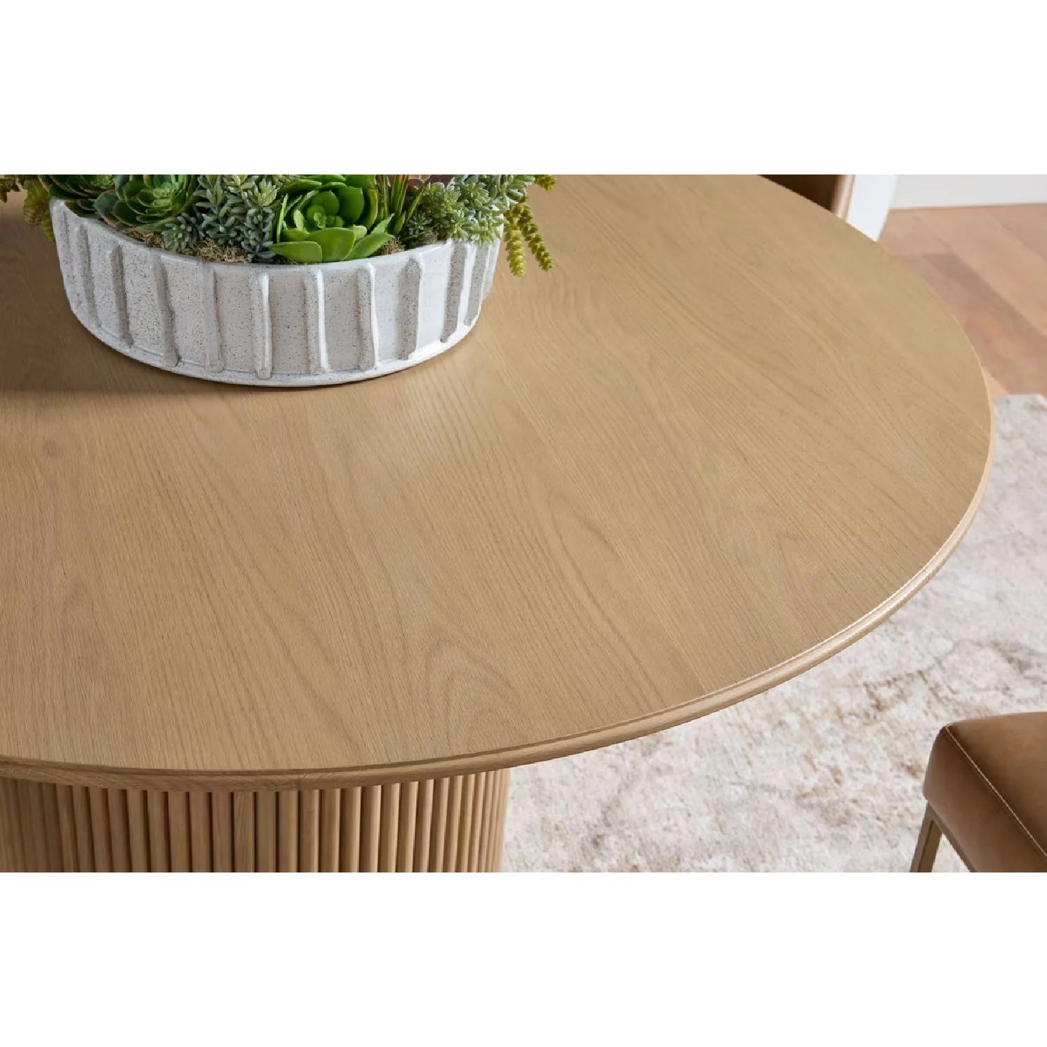 Luxury Round Natural Oak Dining Table Modern Italian Style for Villa