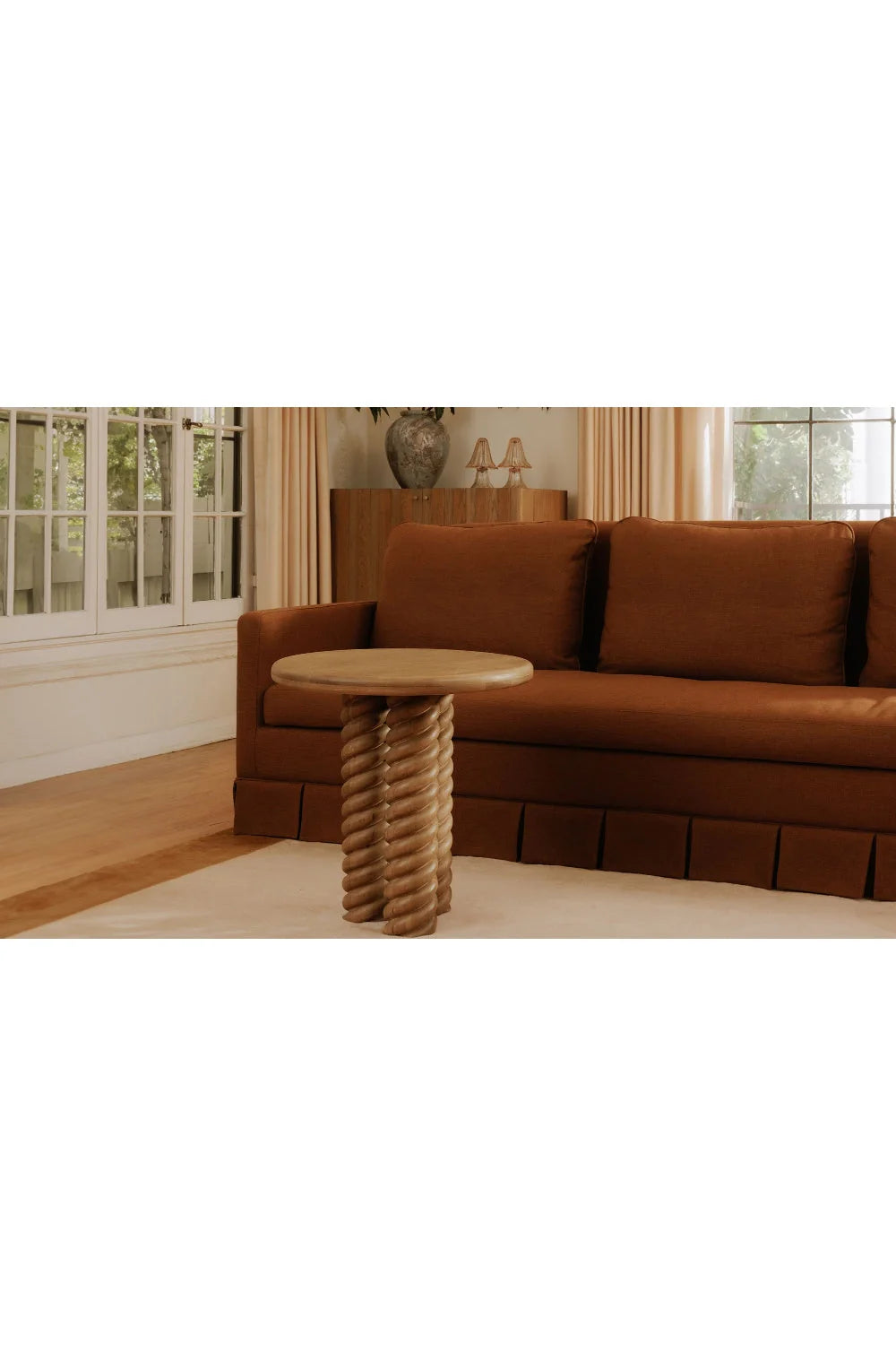 Luxury Round Oak Turned Leg Coffee Table Modern Italian Style for Villa
