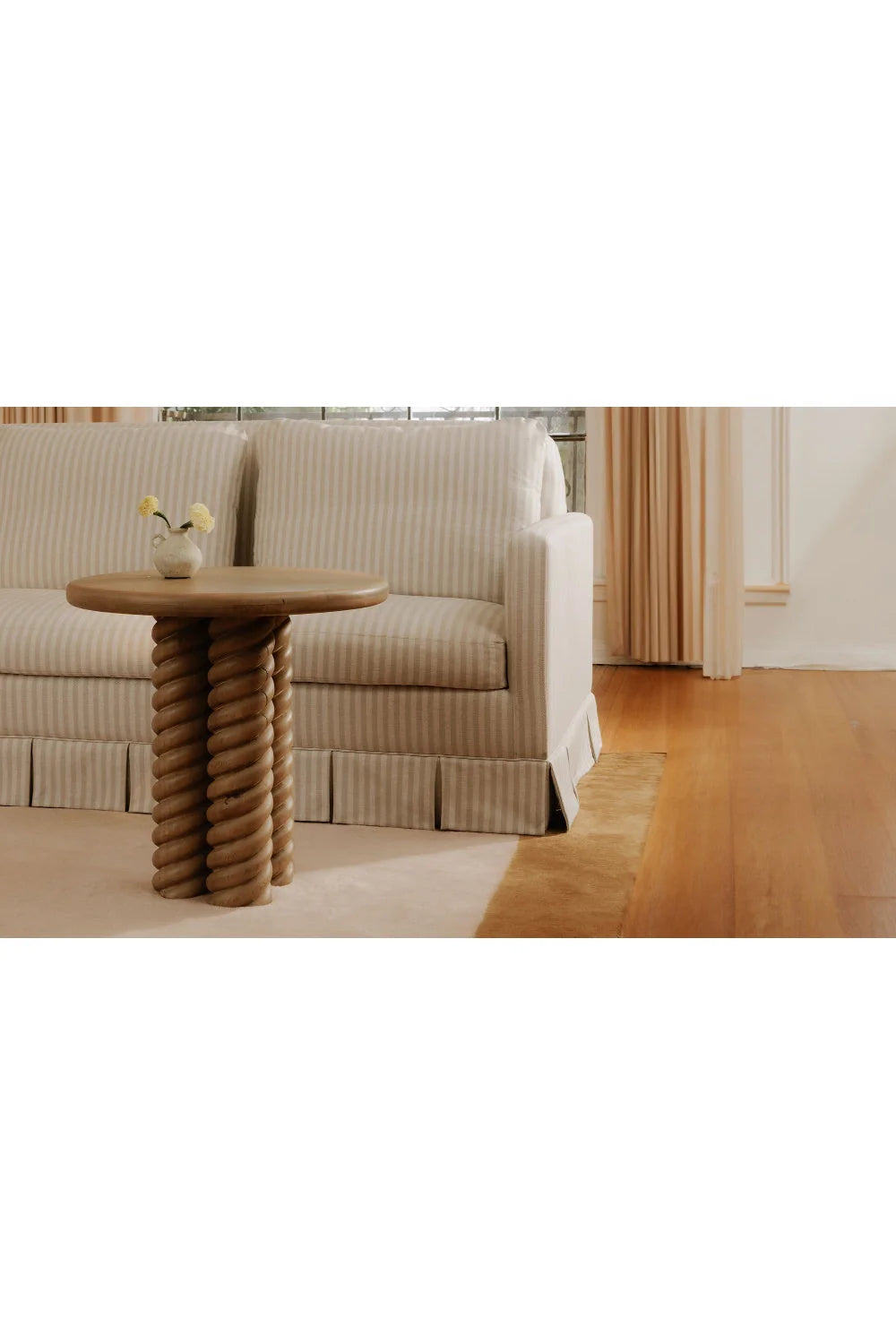 Luxury Round Oak Turned Leg Coffee Table Modern Italian Style for Villa
