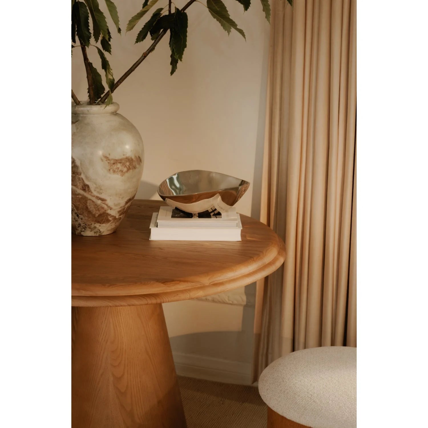 Luxury Round Solid Ash Dining Table Modern Italian Style for Villa