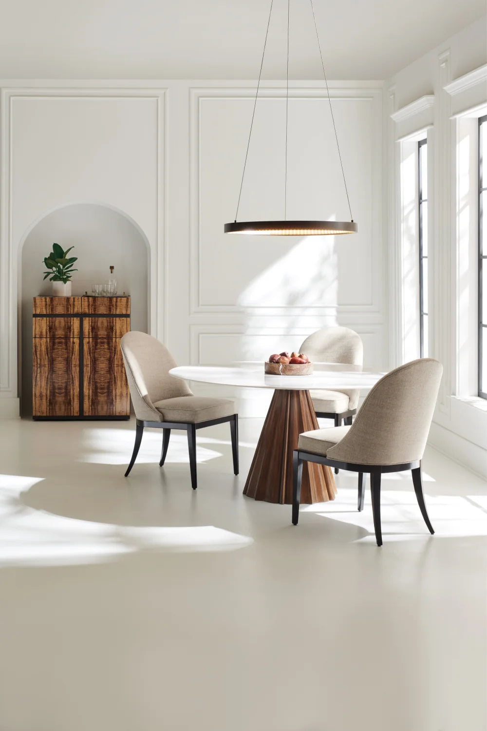 Luxury Round White Marble Dining Table Modern Italian Style for Villa
