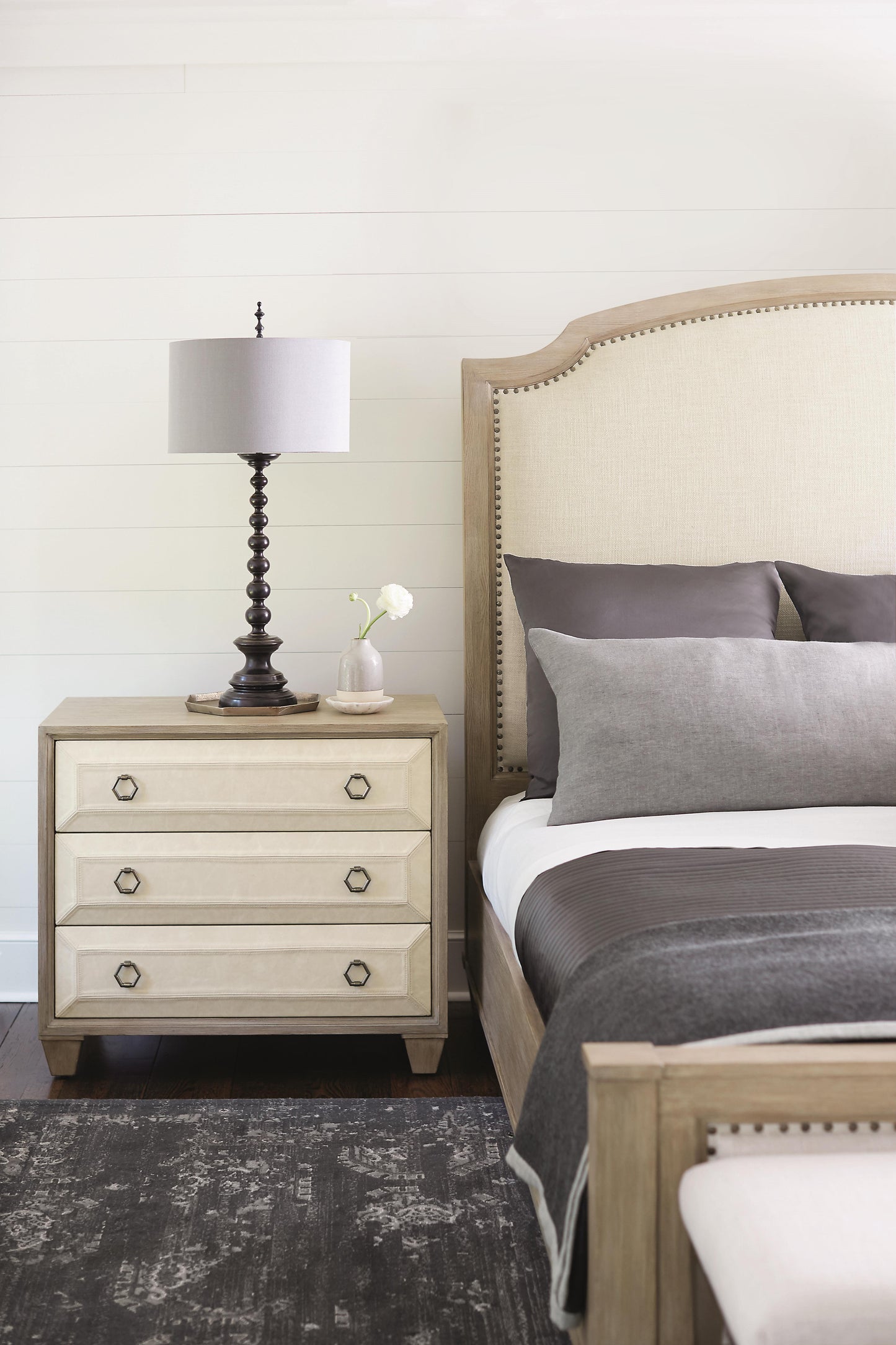 Luxury Santa Barbara Fabric Panel Bed Modern Italian Style for Villa