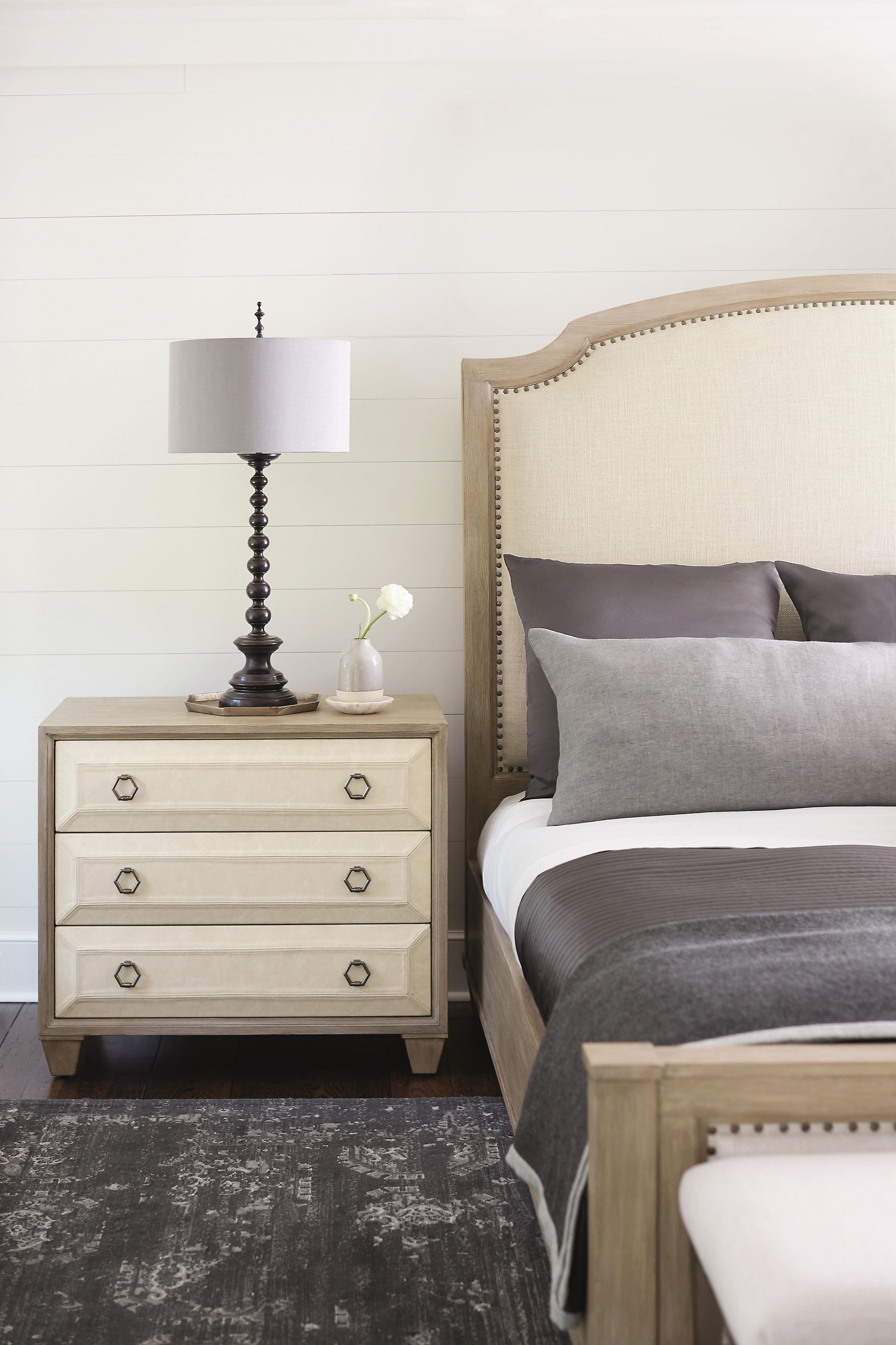 Luxury Santa Barbara Fabric Panel Bed Modern Italian Style for Villa