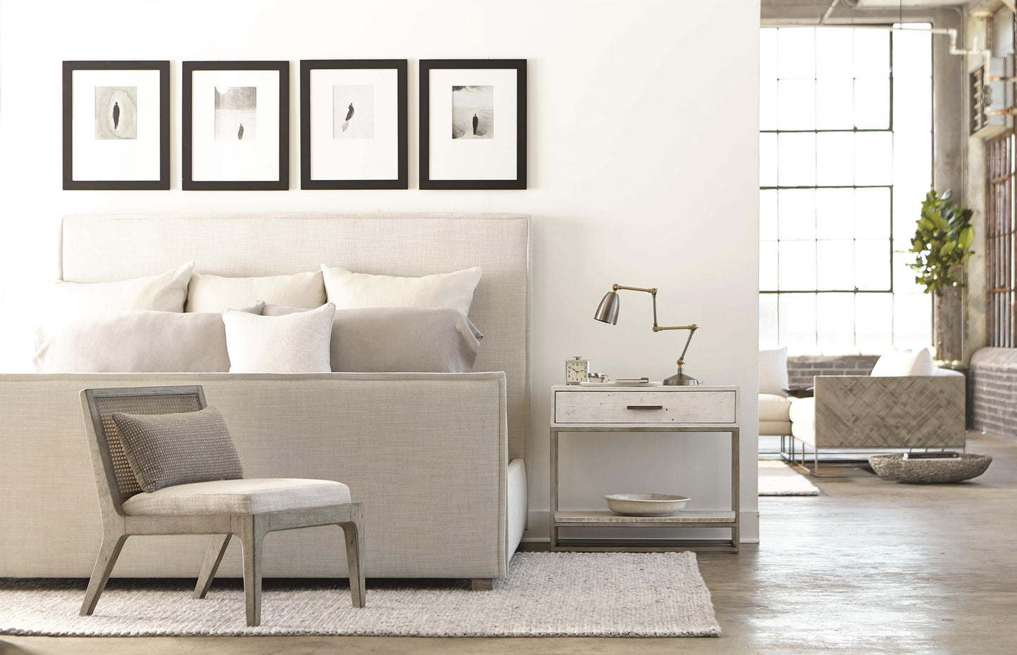 Luxury Sawyer Fabric Panel Bed Modern Italian Style for Villa