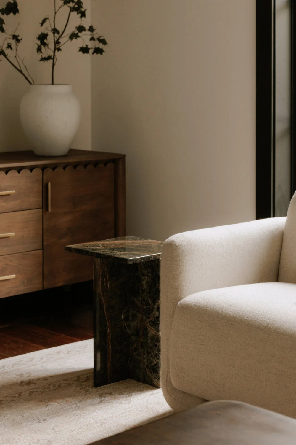Luxury Scalloped Edge 3-Drawer Sideboard European Style for Villa
