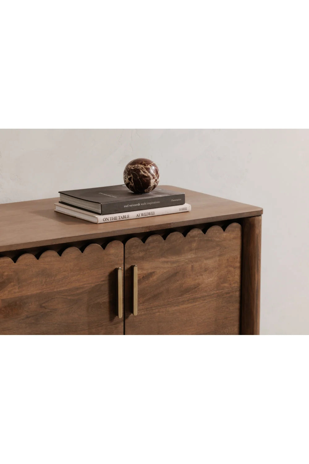 Luxury Scalloped Edge 4-Door Sideboard European Style for Villa
