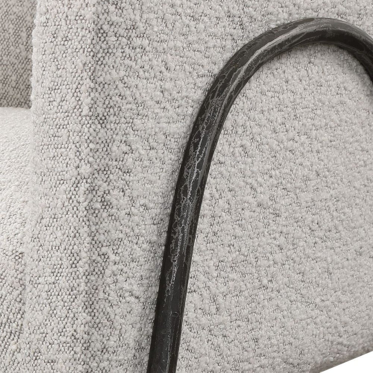 Luxury Sculptural Curved Scandinavian Accent Chair European Style for Villa