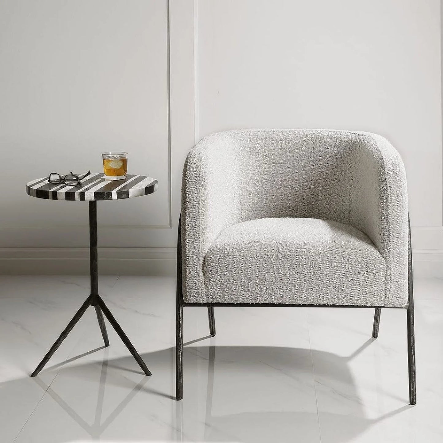 Luxury Sculptural Curved Scandinavian Accent Chair European Style for Villa