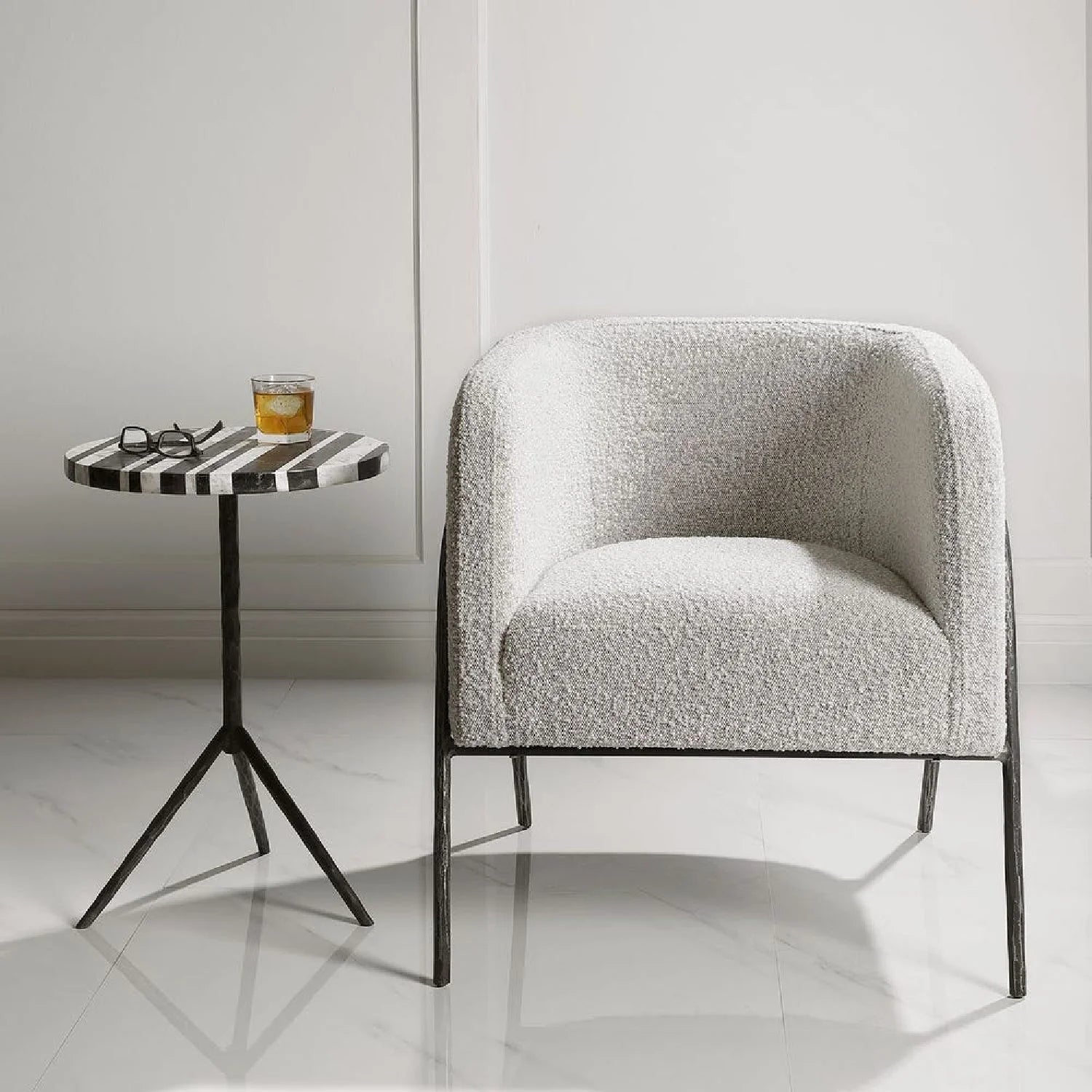 Luxury Sculptural Curved Scandinavian Accent Chair European Style for Villa