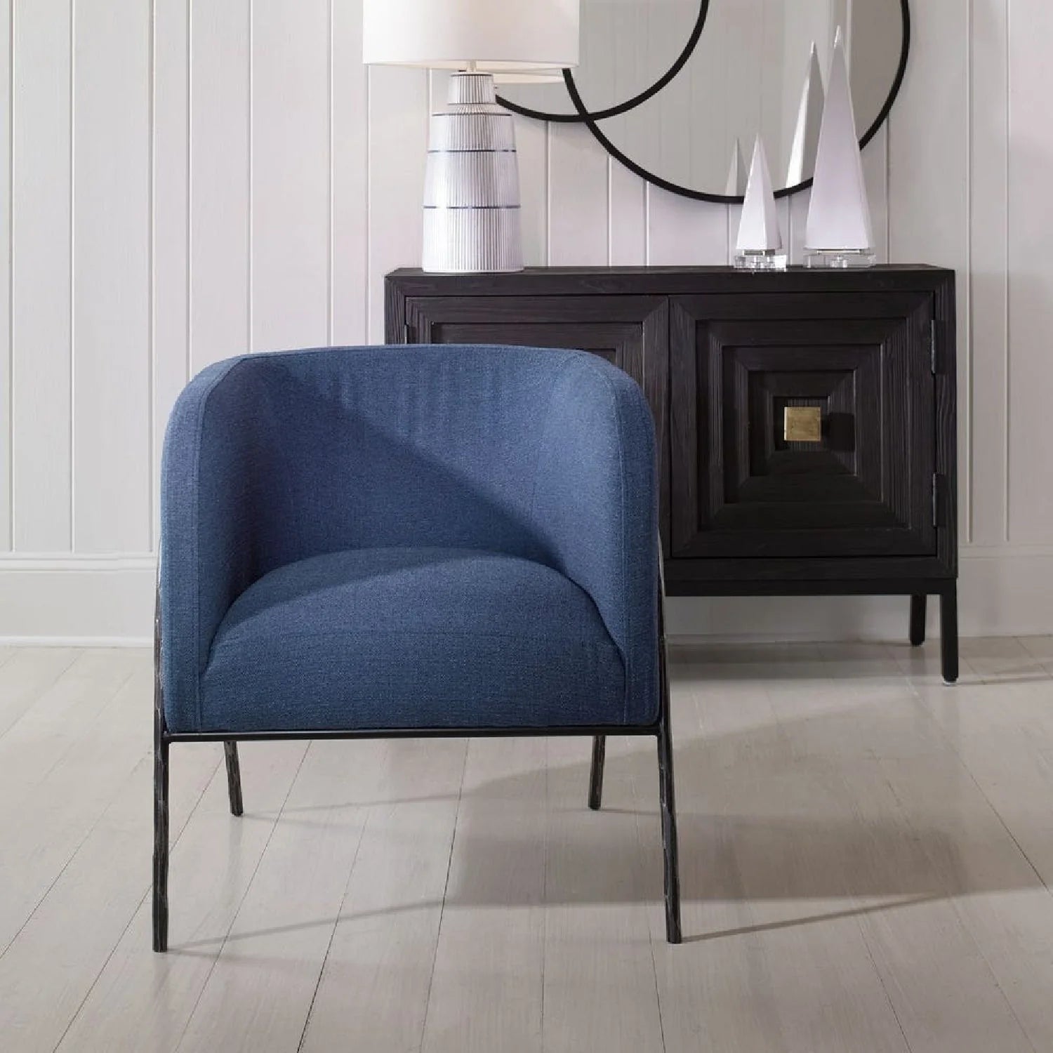 Luxury Sculptural Curved Scandinavian Accent Chair European Style for Villa