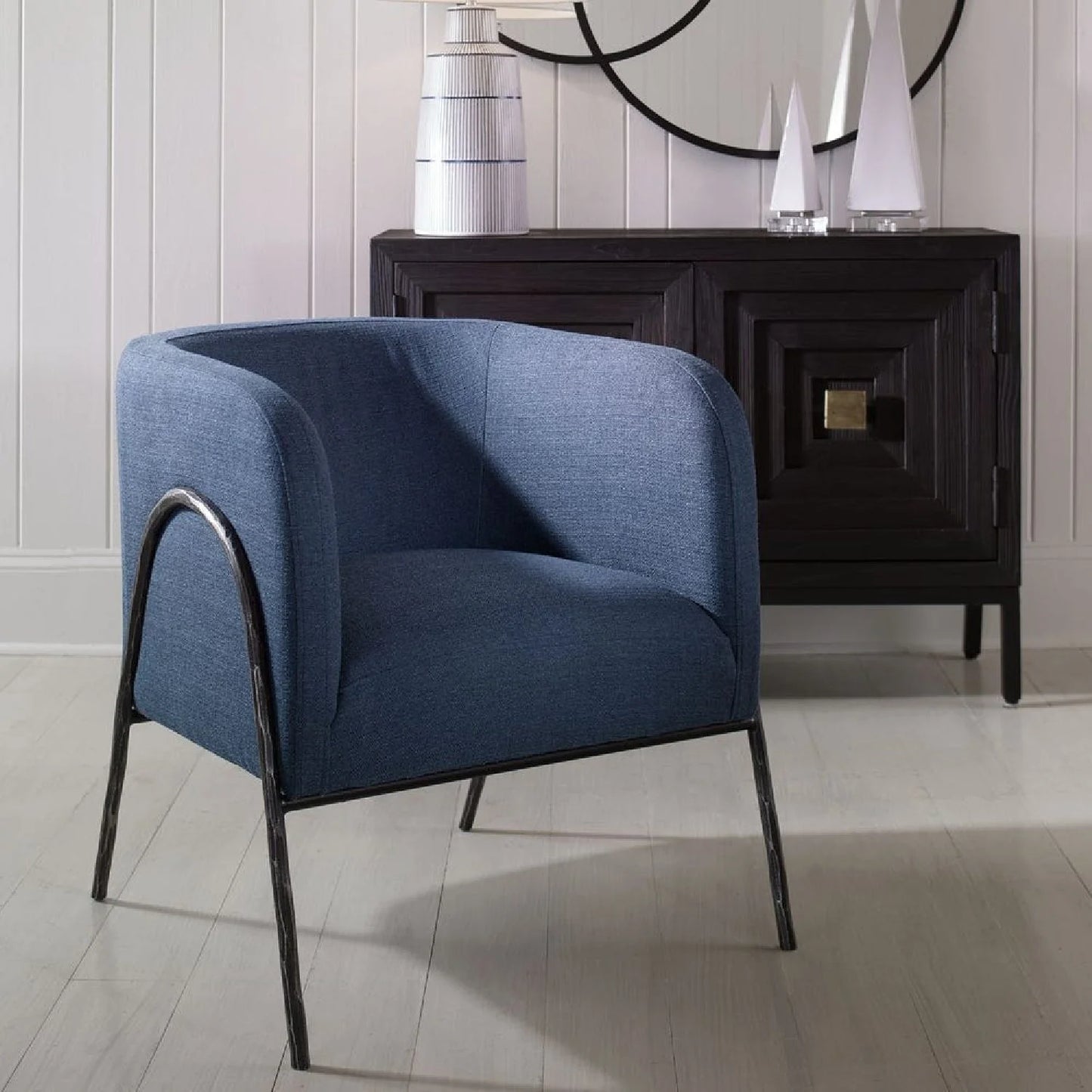 Luxury Sculptural Curved Scandinavian Accent Chair European Style for Villa