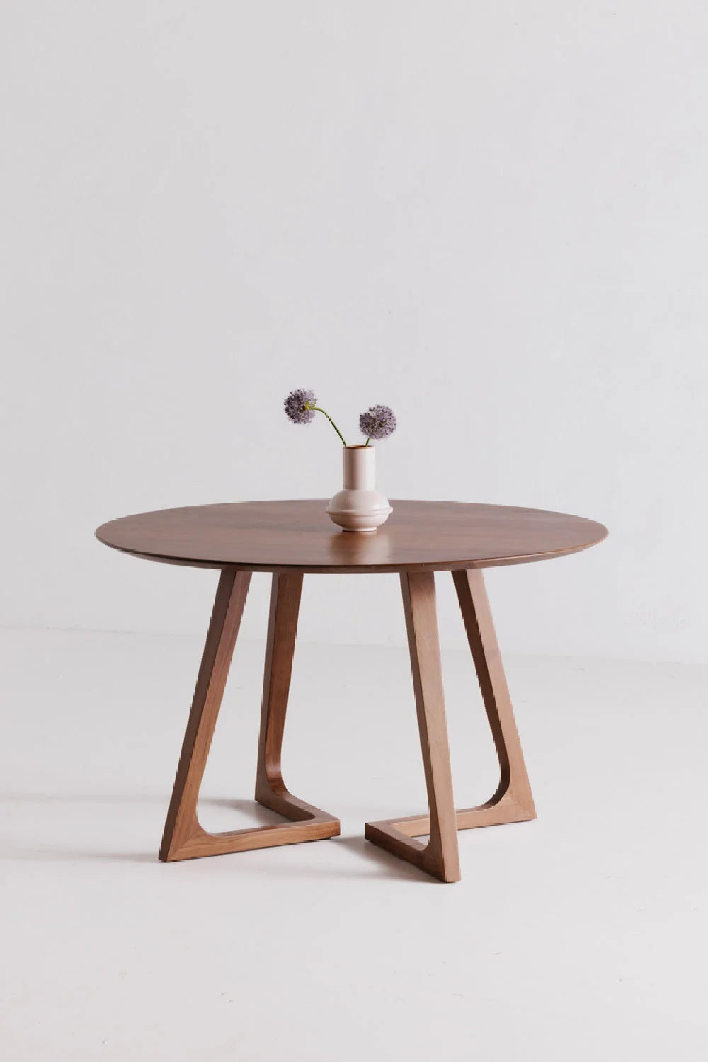 Luxury Sculptural Round Solid Wood Dining Table Modern Italian Style for Villa