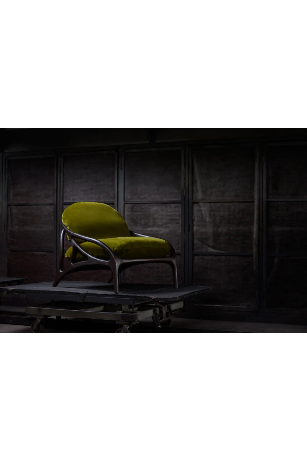 Luxury Sculptural Teak Lounge Accent Chair European Style for Villa